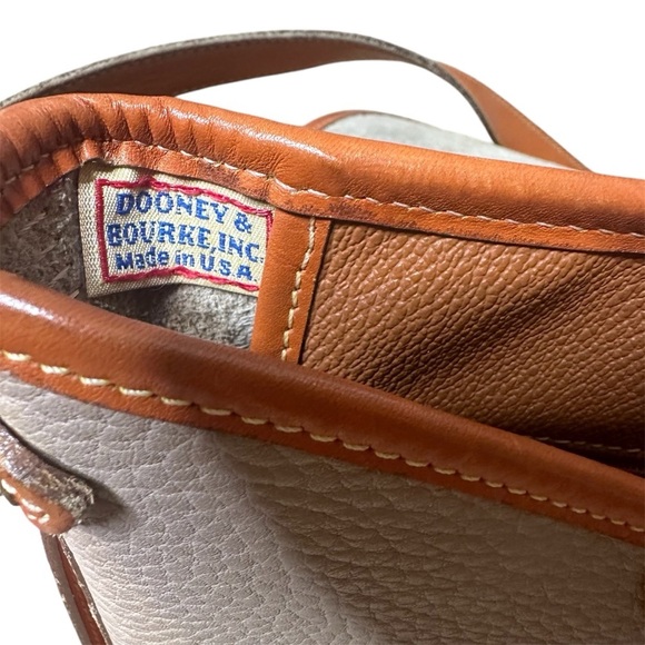 Vintage Dooney & Bourke Cavalry Spectator Bag pebbled leather - Picture 6 of 6